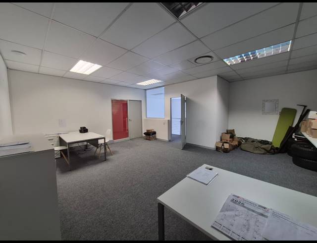 200M² WAREHOUSE TO LET IN BRACKENFELL INDUSTRIAL